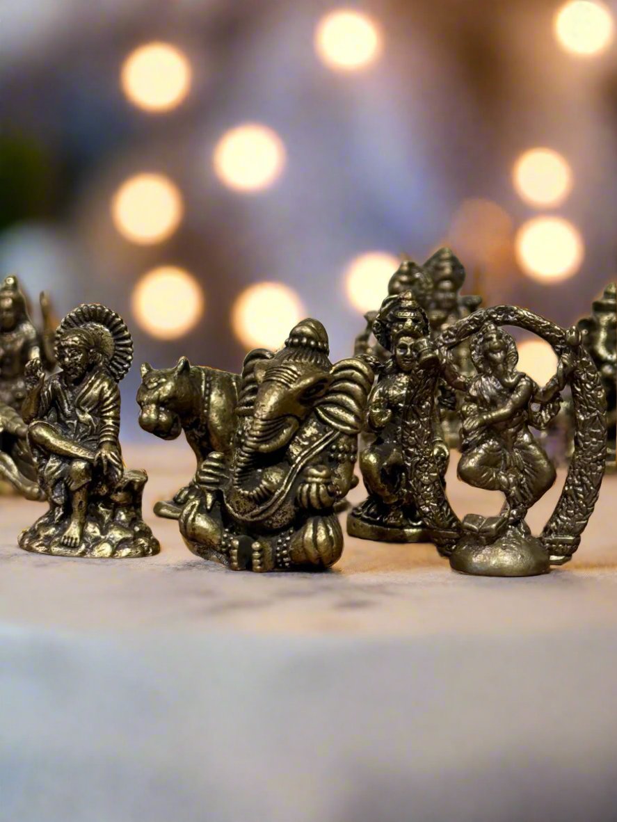 Pocket statues made of brass for easy traveling and just for carrying your good luck with you all the time.