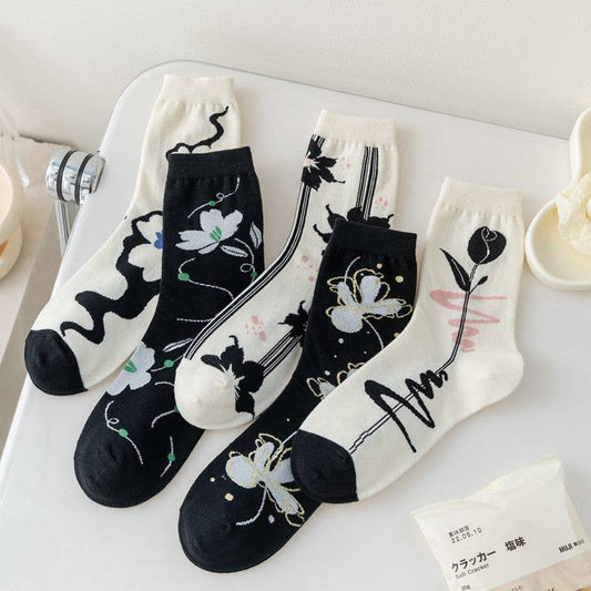 Rufia - Black and White Floral Patterned Socks - Nairu® - A Candle Boutique - 